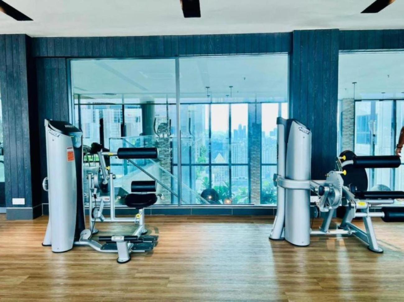 The Luxe Colony Klcc By Sky Pool Apartment Kuala Lumpur Luaran gambar