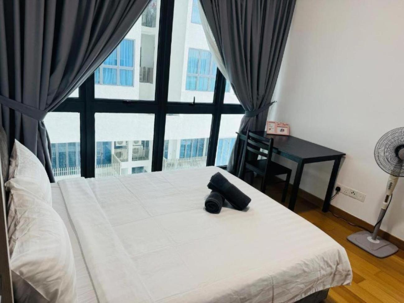 The Luxe Colony Klcc By Sky Pool Apartment Kuala Lumpur Luaran gambar