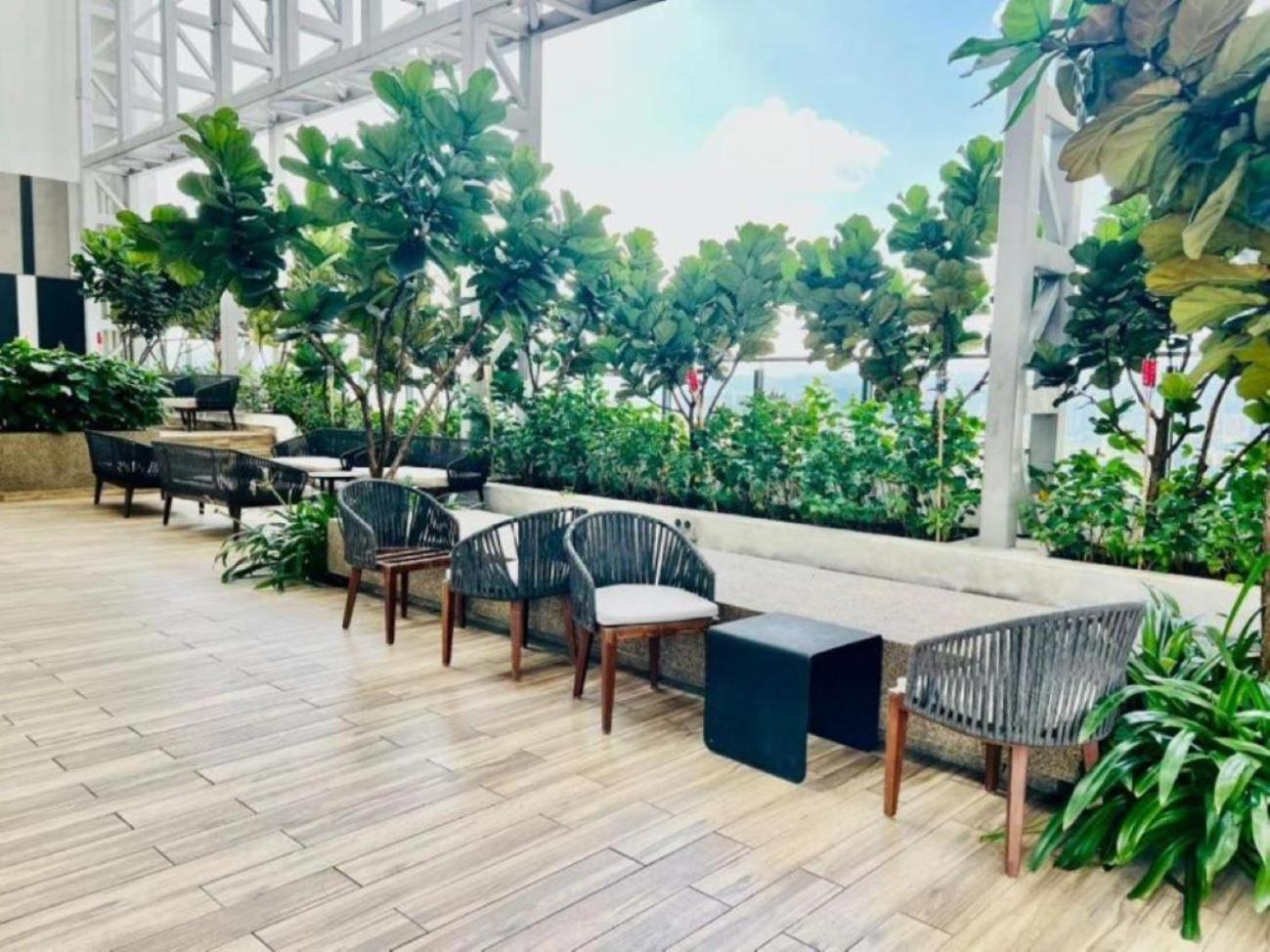 The Luxe Colony Klcc By Sky Pool Apartment Kuala Lumpur Luaran gambar