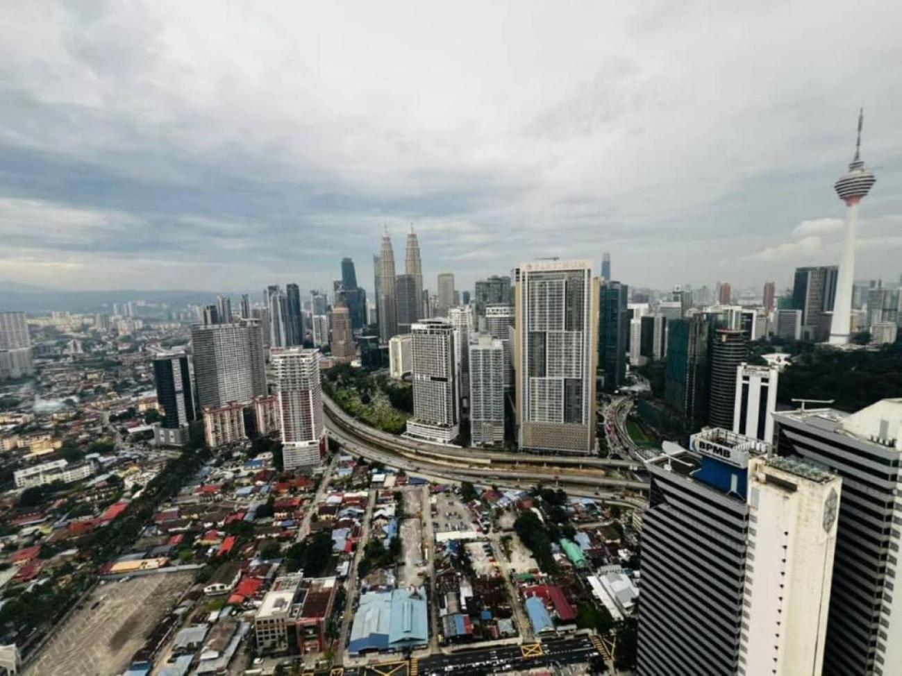 The Luxe Colony Klcc By Sky Pool Apartment Kuala Lumpur Luaran gambar