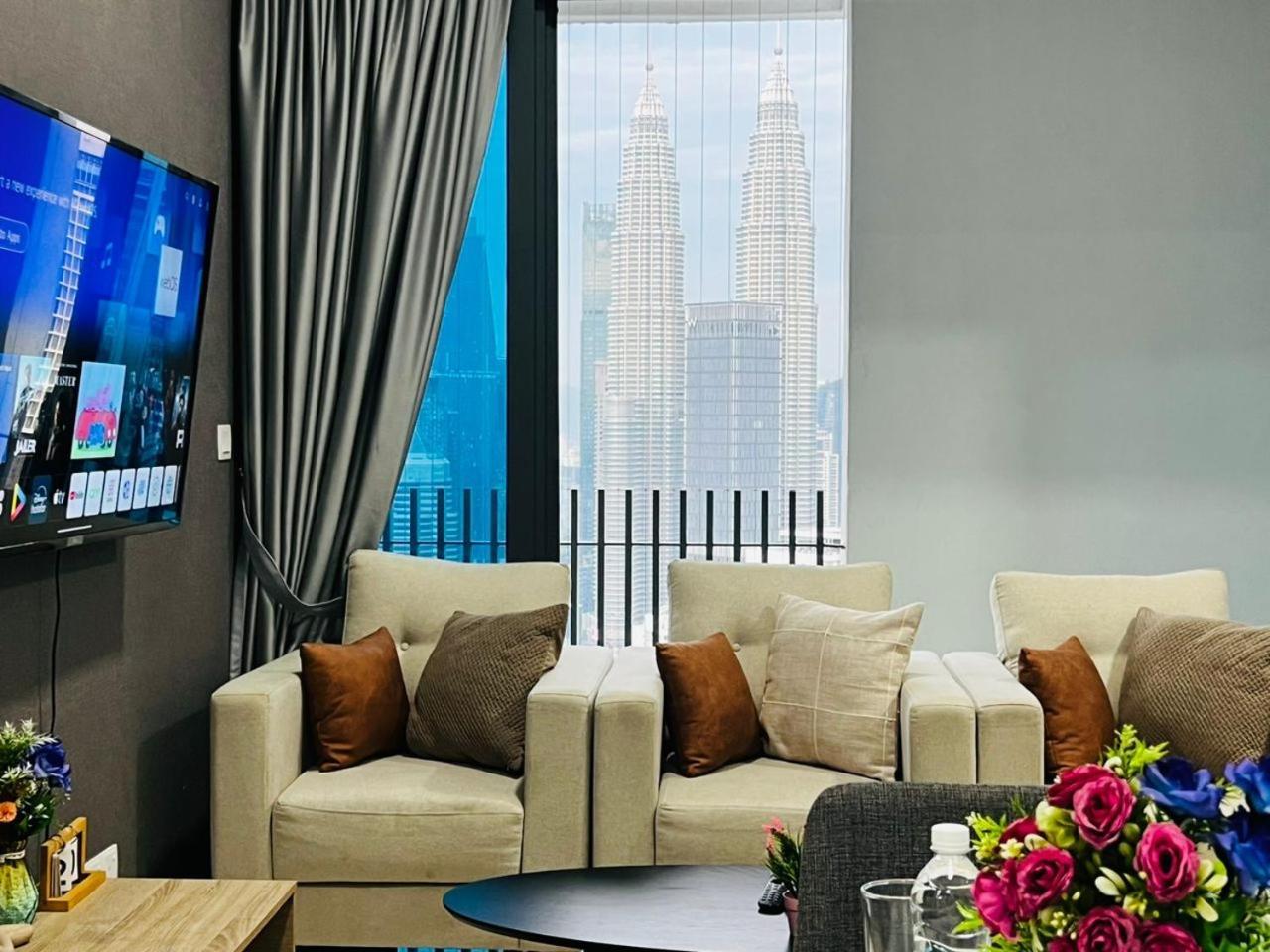 The Luxe Colony Klcc By Sky Pool Apartment Kuala Lumpur Luaran gambar