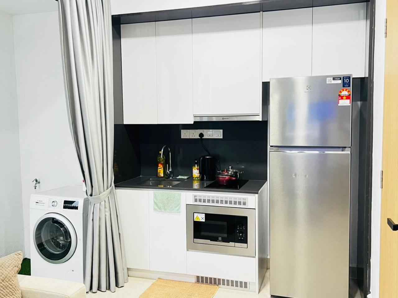 The Luxe Colony Klcc By Sky Pool Apartment Kuala Lumpur Luaran gambar