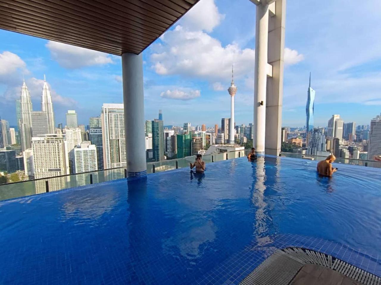 The Luxe Colony Klcc By Sky Pool Apartment Kuala Lumpur Luaran gambar