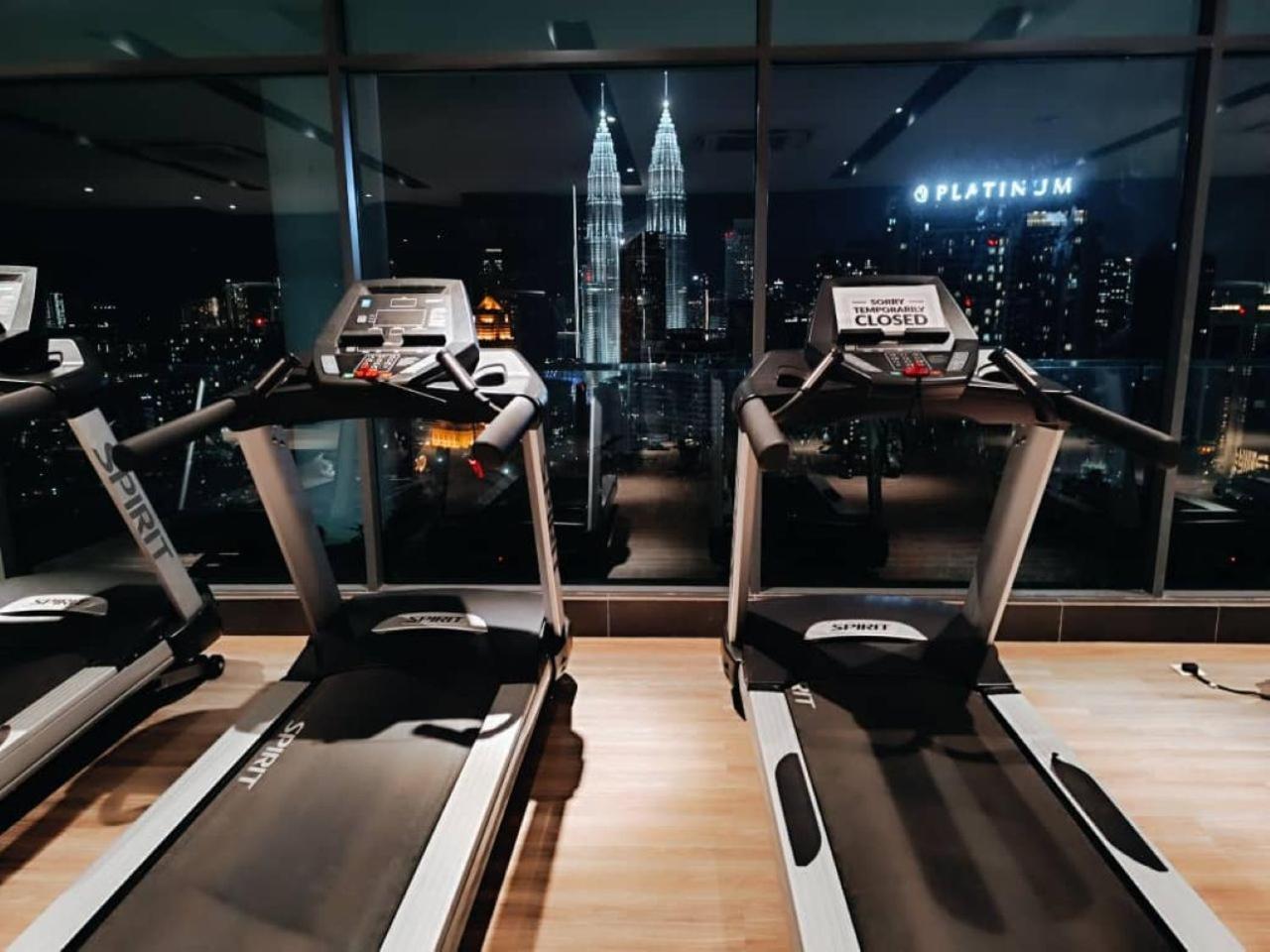 The Luxe Colony Klcc By Sky Pool Apartment Kuala Lumpur Luaran gambar