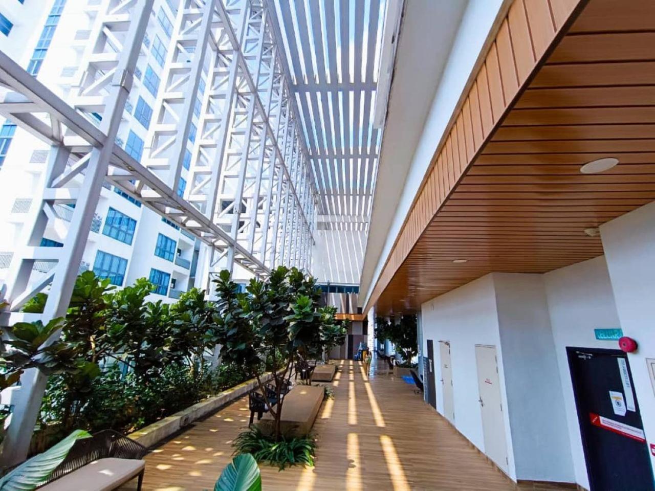 The Luxe Colony Klcc By Sky Pool Apartment Kuala Lumpur Luaran gambar