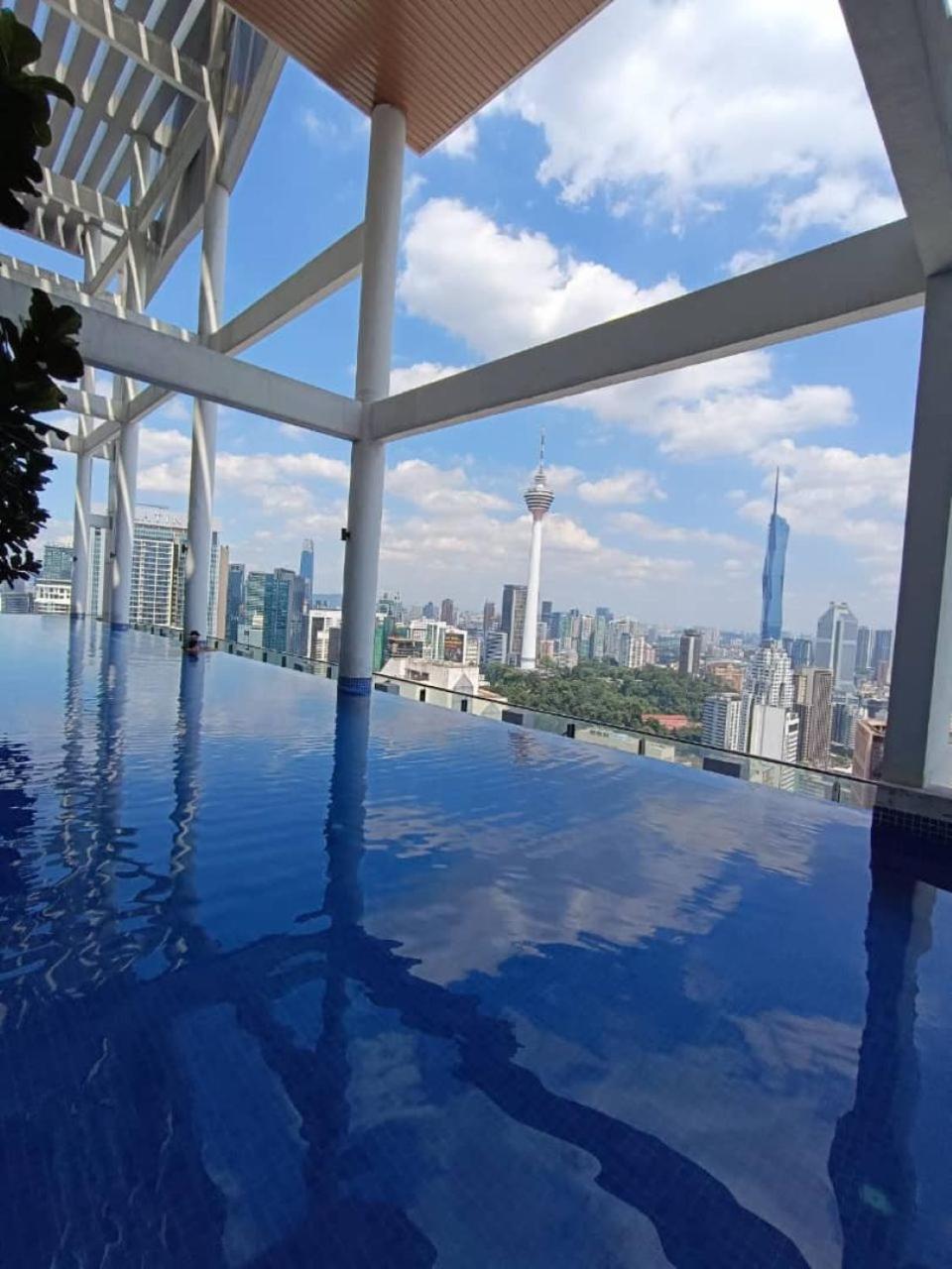 The Luxe Colony Klcc By Sky Pool Apartment Kuala Lumpur Luaran gambar