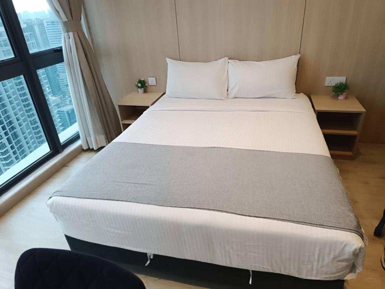 The Luxe Colony Klcc By Sky Pool Apartment Kuala Lumpur Luaran gambar