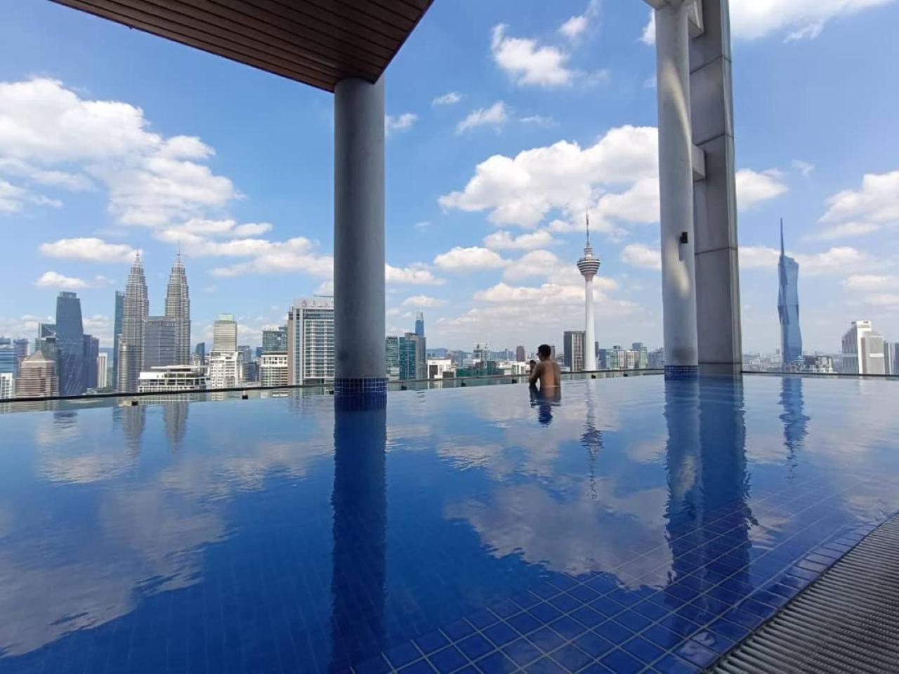 The Luxe Colony Klcc By Sky Pool Apartment Kuala Lumpur Luaran gambar