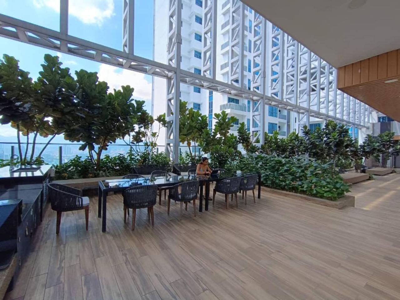 The Luxe Colony Klcc By Sky Pool Apartment Kuala Lumpur Luaran gambar