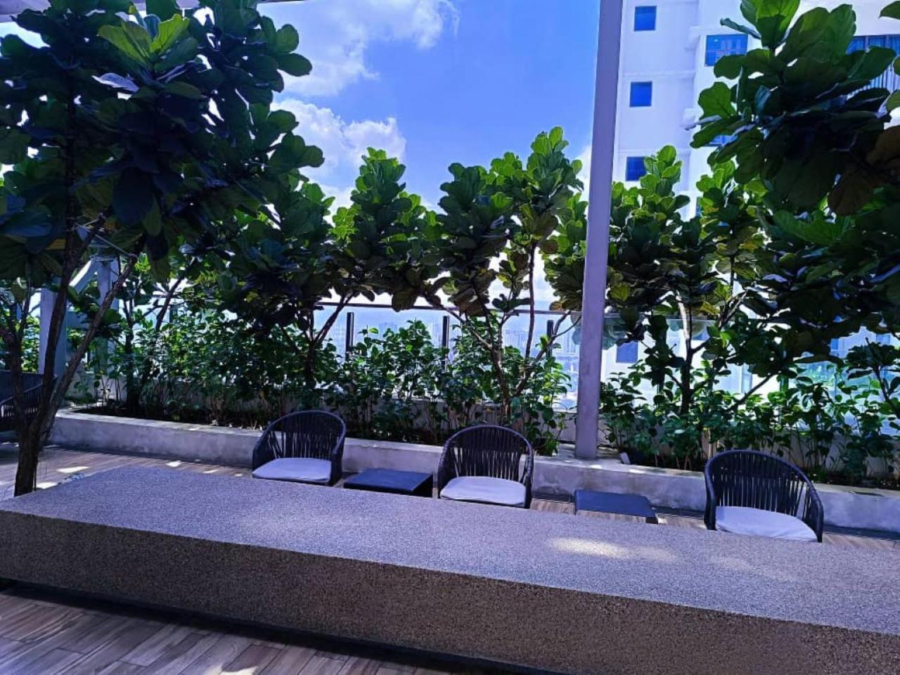 The Luxe Colony Klcc By Sky Pool Apartment Kuala Lumpur Luaran gambar
