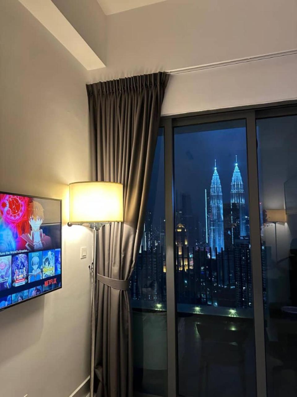 The Luxe Colony Klcc By Sky Pool Apartment Kuala Lumpur Luaran gambar